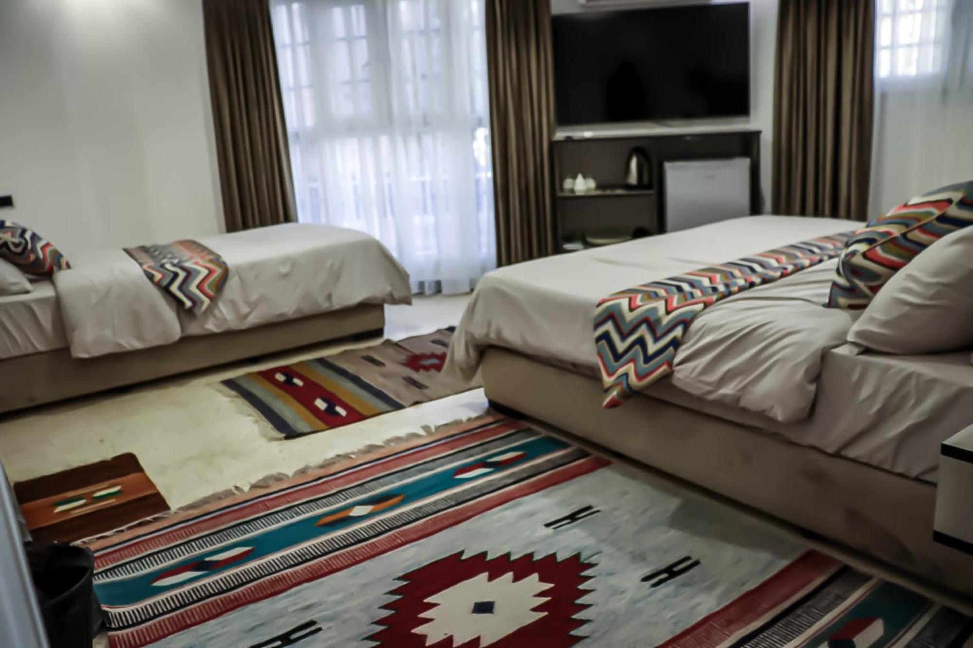 Celestia Boutique Inn - Boutique Stay Overlooking Jerash Ruins Ceraş Oda fotoğraf